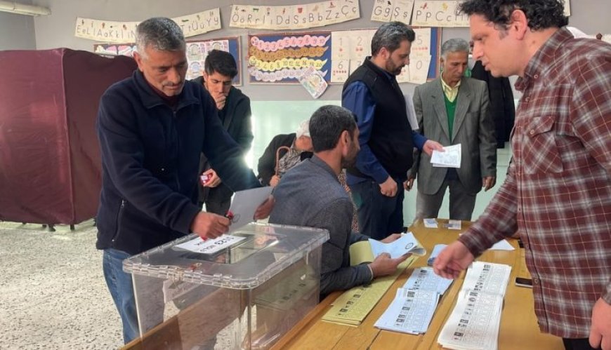 أكثر من 61 مليون ناخب يتوجهون لصناديق انتخابات الإدارة المحلية بشمال كردستان وتركيا