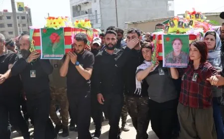 تشييع جثماني الشهيدتين سورخين جلال وآرين كوباني