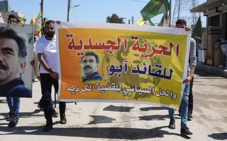 مظاهرة في مقاطعة الطبقة للمطالبة بالحرية الجسدية للقائد عبد الله أوجلان 