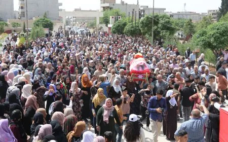 تشييع جثمان المقاتلة في وحدات حماية المرأة نارفين هوكر