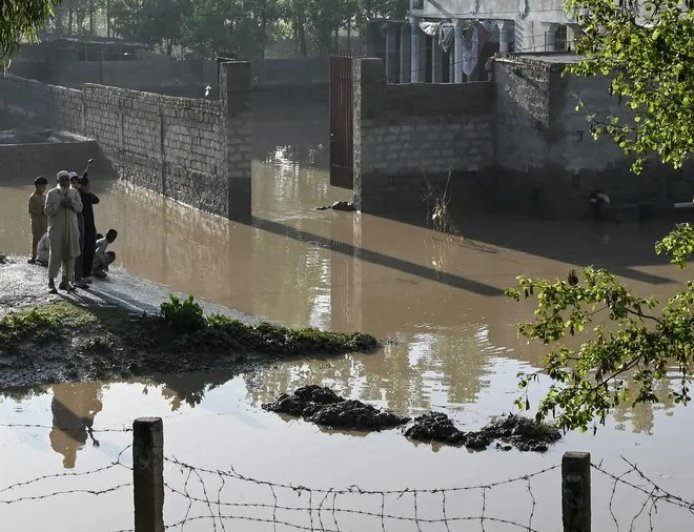 فقدان نحو 63 شخصاً للحياة نتيجة الأمطار الغزيرة في باكستان