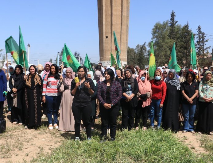 زراعة 100 شجيرة ورد بمناسبة ذكرى تأسيس منظومة المرأة الكردستانية