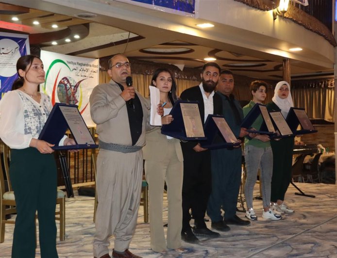 YRA يكرم الصحفيين والصحفيات بجائزة مظلوم باكوك للكدح