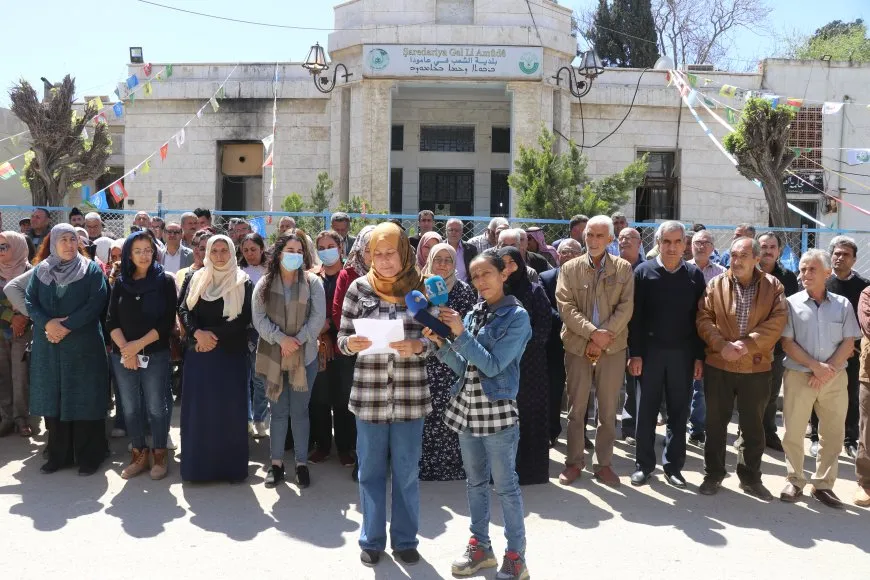 ديرك و5 نواحٍ تتضامن مع انتفاضة وان ضد الاستبداد التركي