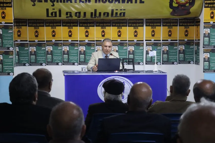 شوقي محمد يحاضر حول جدلية التنمية الاقتصادية والديمقراطية