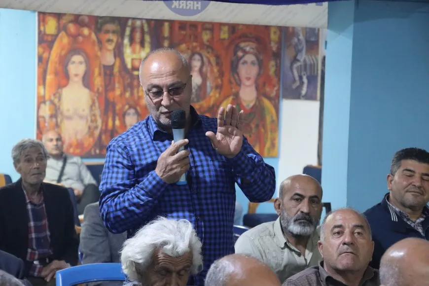 شوقي محمد يحاضر حول جدلية التنمية الاقتصادية والديمقراطية