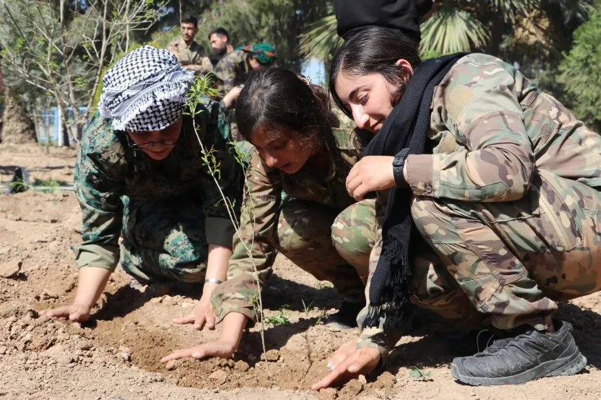 YPJ تحتفل بذكرى تأسيسها وتزرع الأشجار احتفاءً بميلاد القائد