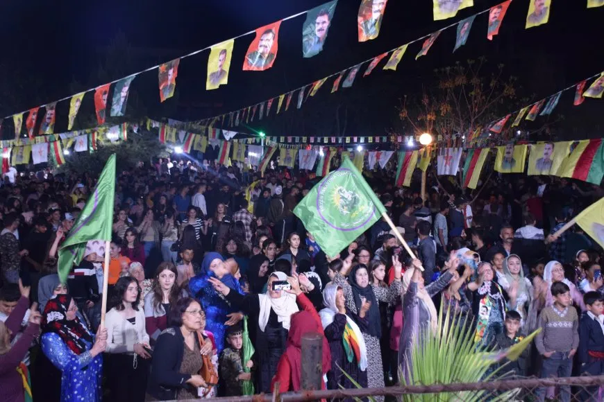 عشرات الالاف يحتفلون بميلاد القائد عبدالله أوجلان