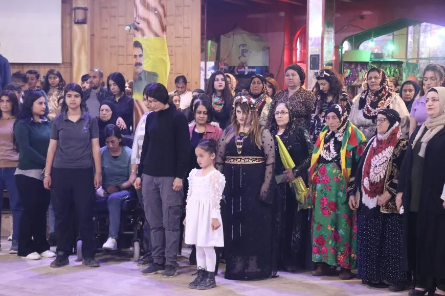 عشرات الالاف يحتفلون بميلاد القائد عبدالله أوجلان