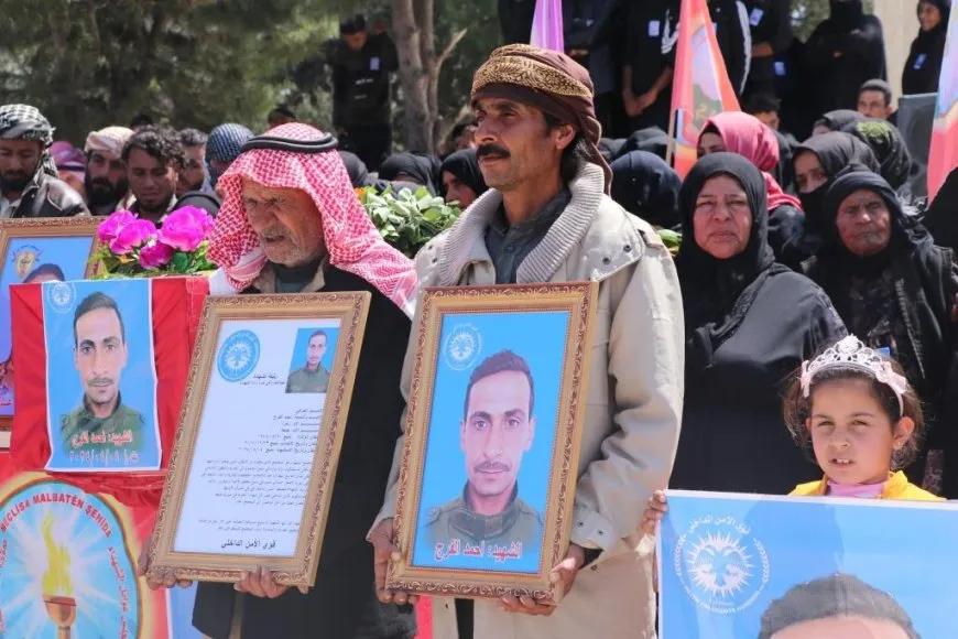 أهالي منبج يشيّعون جثماني شهيدين