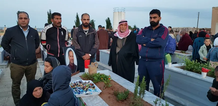 أداء صلاة العيد وزيارة أضرحة الشهداء في إقليم شمال وشرق سوريا