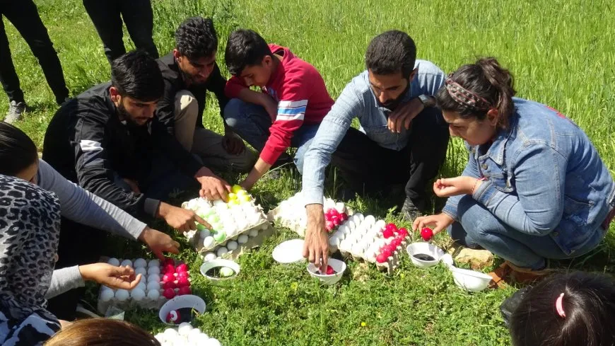 الإيزيديون يتحضرون للاحتفال بعيد الأربعاء الأحمر