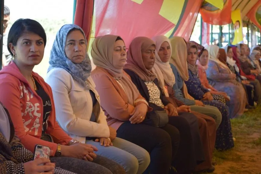تقديم واجب العزاء لذوي الشهيد غرزان والشهيدة مزكين