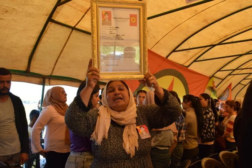 تقديم واجب العزاء لذوي الشهيد غرزان والشهيدة مزكين