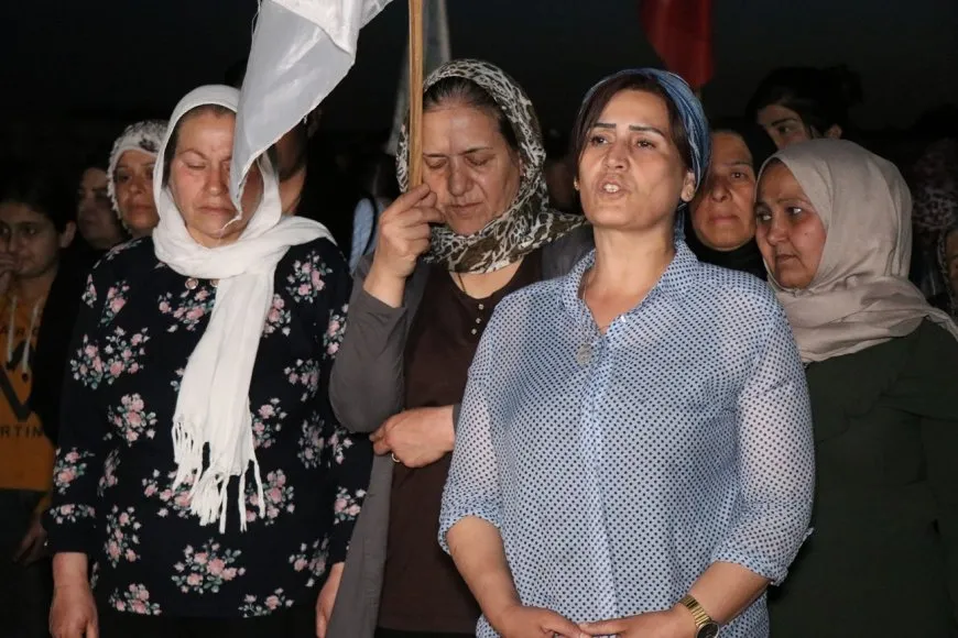 إيقاد الشموع على أضرحة الشهداء بمناسبة رأس السنة الإيزيدية