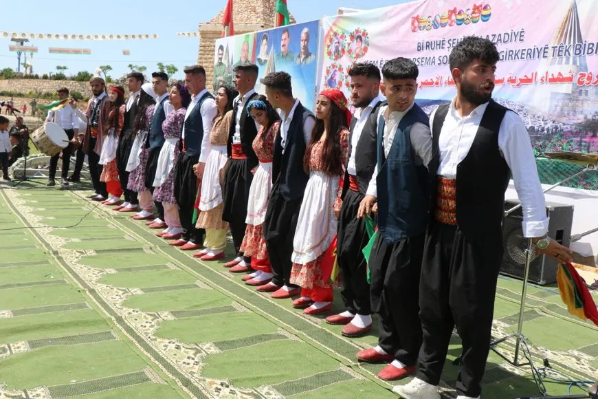 "العيد وسيلة لتعزيز الترابط المجتمعي وزيادة جمالية الفسيفساء السورية" 