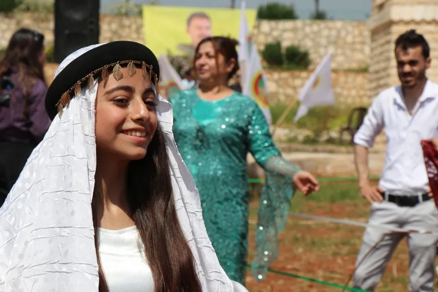 "العيد وسيلة لتعزيز الترابط المجتمعي وزيادة جمالية الفسيفساء السورية" 