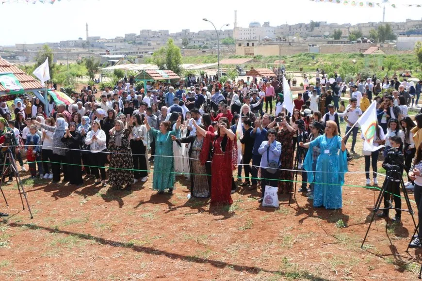"العيد وسيلة لتعزيز الترابط المجتمعي وزيادة جمالية الفسيفساء السورية" 