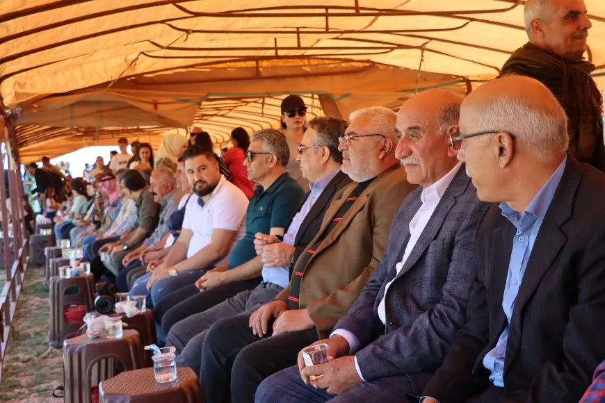 "العيد وسيلة لتعزيز الترابط المجتمعي وزيادة جمالية الفسيفساء السورية" 