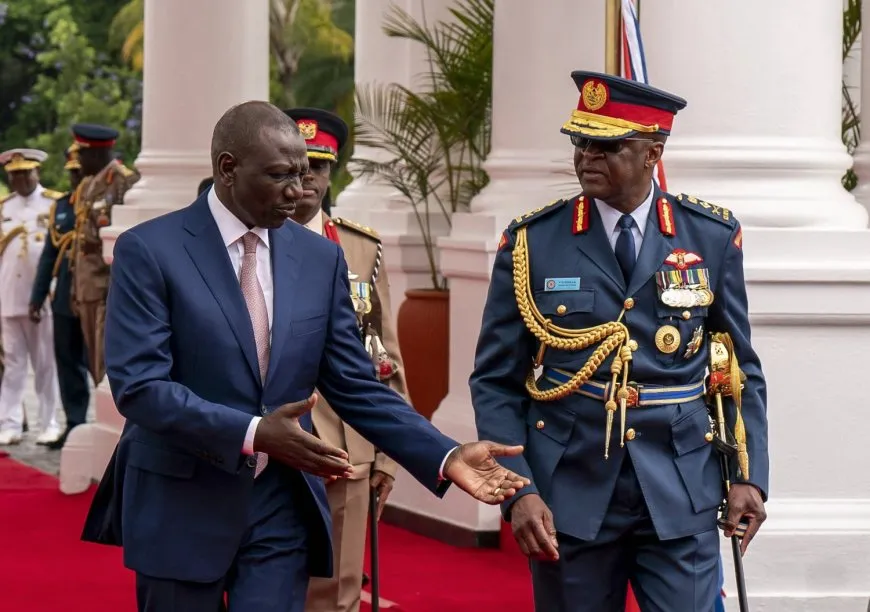 Helîkopterek kete xwarê: Fermandarê artêşa Kenya û 9 serbaz mirin