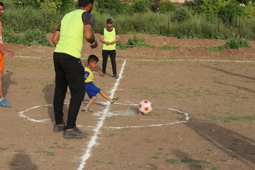افتتاح دوري الشهيد جلنك لكرة القدم في جل آغا