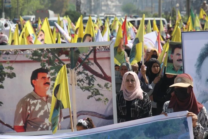 أهالي مقاطعة منبج يطالبون بالحرية الجسدية للقائد عبد الله أوجلان