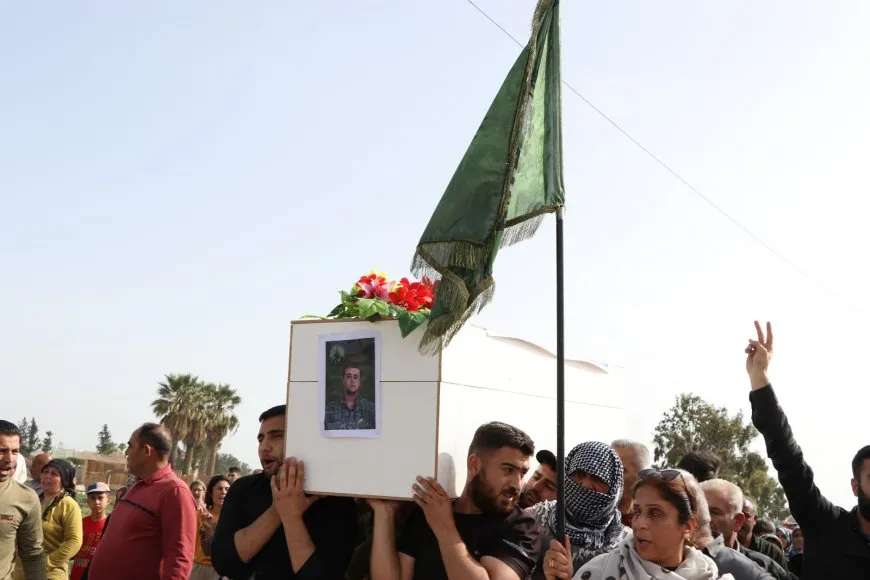 أهالي الشهباء يستقبلون جثماني الشهيدين جودي رشو وجودي كابار
