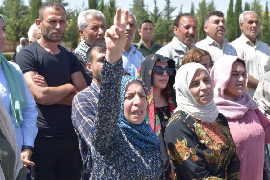 تشييع جثمان الشهيدة جيجك كوباني بمراسم مهيبة