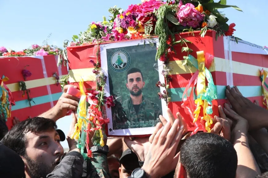 أهالي عفرين والشهباء يشيعون جثماني مقاتلين من قوات تحرير عفرين