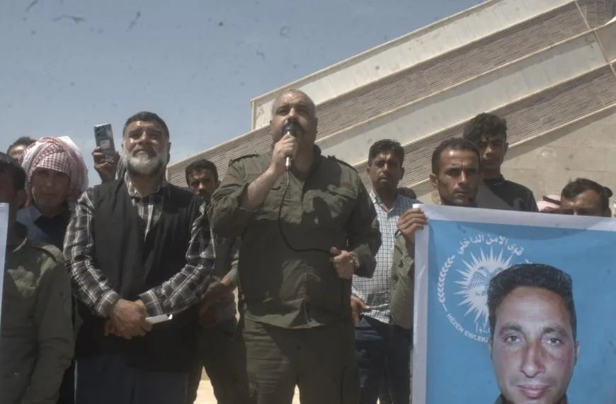 تشييع جثمان عضو قوى الأمن الداخلي نضال إبراهيم المحمد في تل حميس