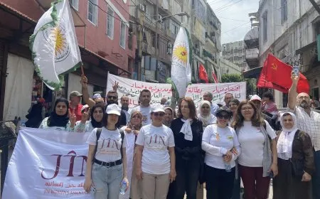 رفع شعار "Jin,Jiyan, Azadî" بمظاهرة في لبنان بمناسبة 1 أيار