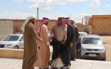 تسليم صورة عن وثيقة المدينة المنورة للشيخ أسعد الجربوع