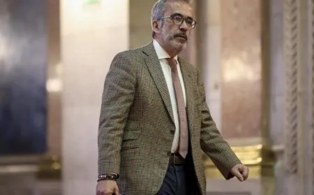 إيران تفرج عن سبعة من أفراد طاقم سفينة احتجزتها الشهر الماضي في الخليج