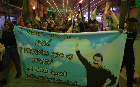 شباب الفرات خرجوا إلى الساحات تنديداً بالعزلة