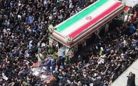 جثمان الرئيس الإيراني إبراهيم رئيسي يوارى الثرى بمشهد