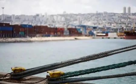 فصائل عراقية: استهدفنا ميناء حيفا بصاروخ كروز