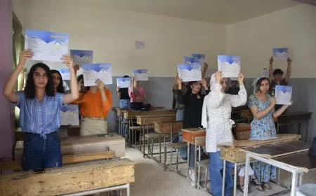 توزيع الجلاءات المدرسية في إقليم شمال وشرق سوريا
