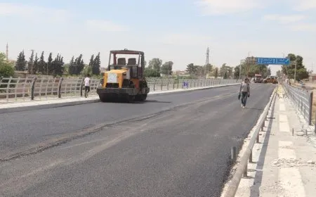 البدء بتعبيد جسر الرشيد في مقاطعة الرقة