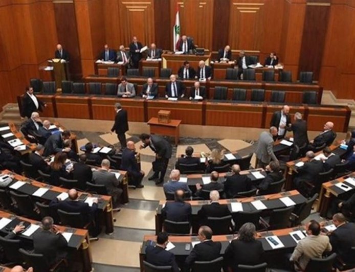 كيف تناول برلمان لبنان ملف اللاجئين السوريين وما مضمون توصياته؟