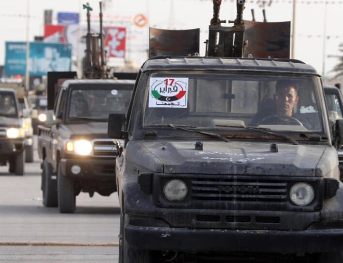 اشتباكات بين مجموعات مسلحة غرب العاصمة الليبية