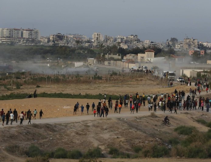 مقتل 20 شخصاً بقصف إسرائيلي على مخيم النصيرات وسط قطاع غزة