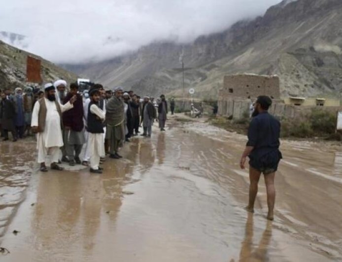 فقدان العشرات ودمار مئات المساكن في فيضانات اجتاحت غرب أفغانستان