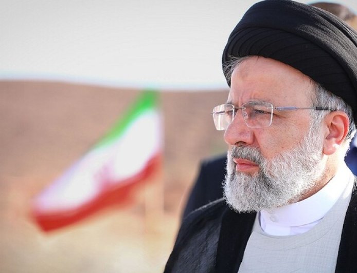 مسؤول إيراني لرويترز: حياة الرئيس الإيراني ووزير الخارجية في خطر