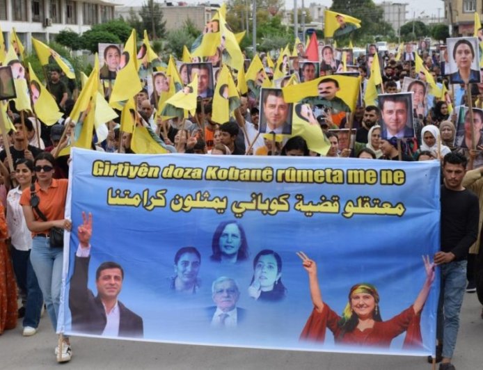 "محاكمة السياسيين الكرد هو امتداد للمحاكمات غير العادلة بحق القائد ومناضلي السجون"