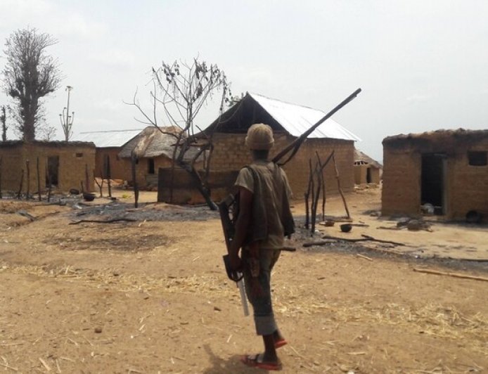 مقتل 40 شخصاً في هجوم مسلح وسط نيجيريا