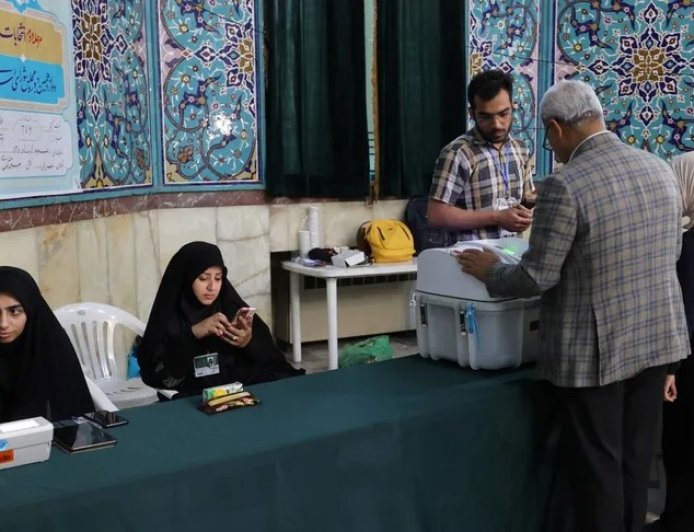 إيران تفتح باب الترشح لانتخابات الرئاسة الخميس المقبل