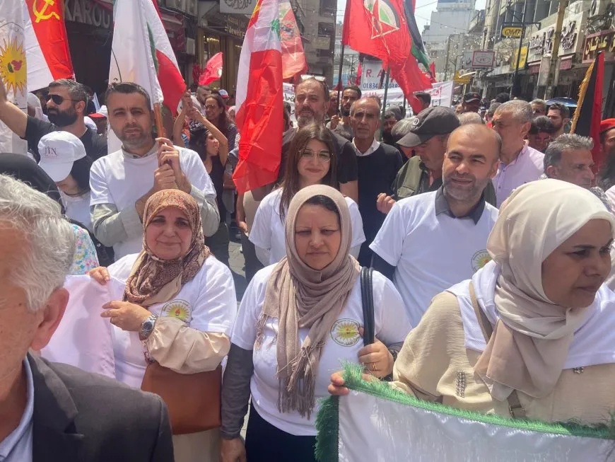 رفع شعار "Jin,Jiyan, Azadî" بمظاهرة في لبنان بمناسبة 1 أيار