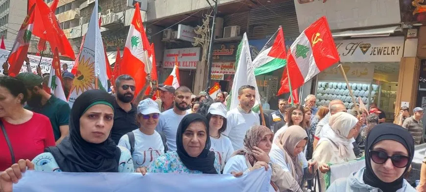 رفع شعار "Jin,Jiyan, Azadî" بمظاهرة في لبنان بمناسبة 1 أيار