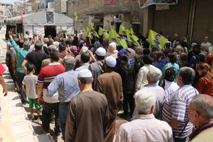 المئات يقدّمون واجب العزاء لذوي مقاتل قوات تحرير عفرين الشهيد دشتي
