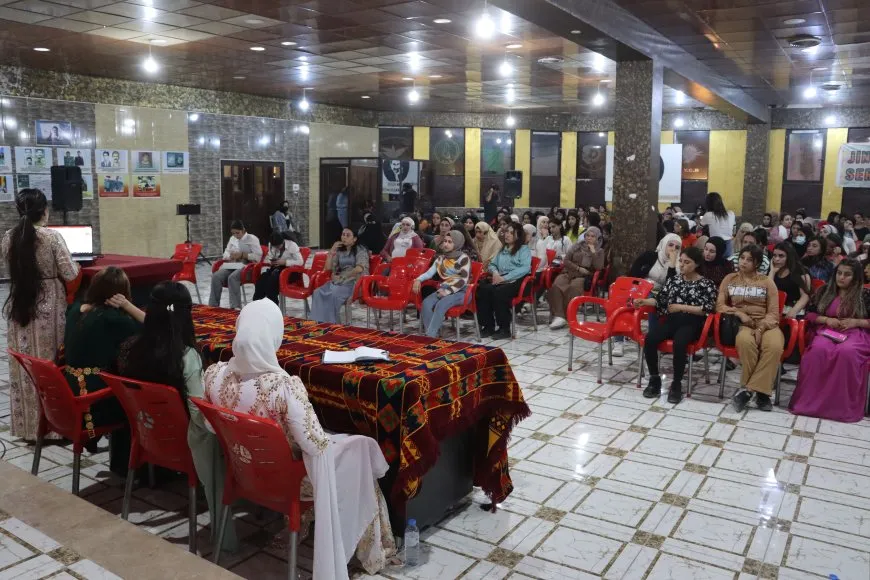 مناقشة بناء الأمة الديمقراطية وكونفدرالية المرأة